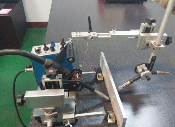 全位置<a href=http://m.075v.cn/tag/64/ target=_blank class=infotextkey>焊接小車</a> 它是一種<a href=http://m.075v.cn/tag/117/ target=_blank class=infotextkey><a href=http://m.075v.cn/tag/38/ target=_blank class=infotextkey>自動(dòng)化焊接</a>設(shè)備</a>